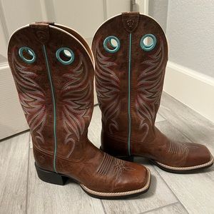 7.5 Ariat cowboy boots